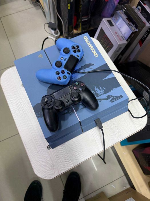 продается PlayStation 4
