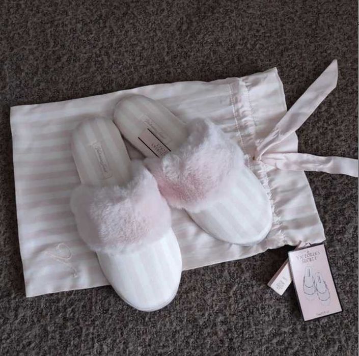 Victoria’s Secret сатенени пантофи с розови райета със сатенена чанта