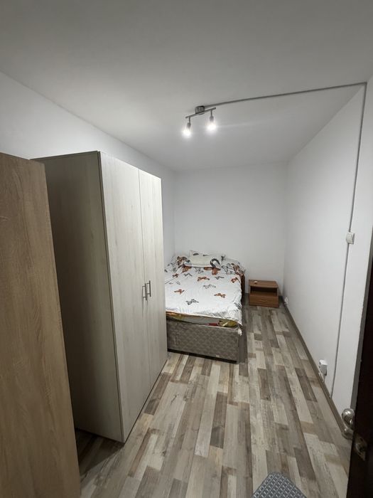 Inchiriez apartament micro 6