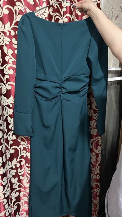 Продам платье, надето один раз, размер M.