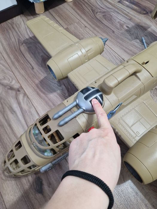 Avion mare cu sunete si lumini