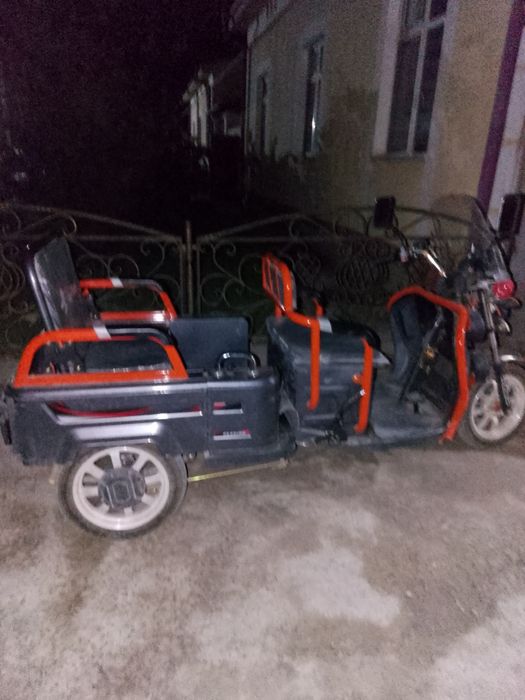 Продается тритсикил  1 мецес назад купили.  В идеале  в салафанах