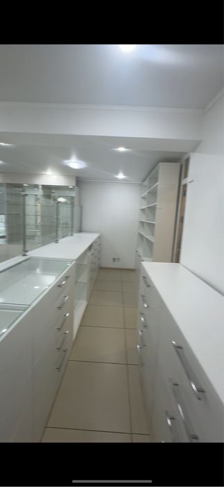 Продам мебель для аптеки