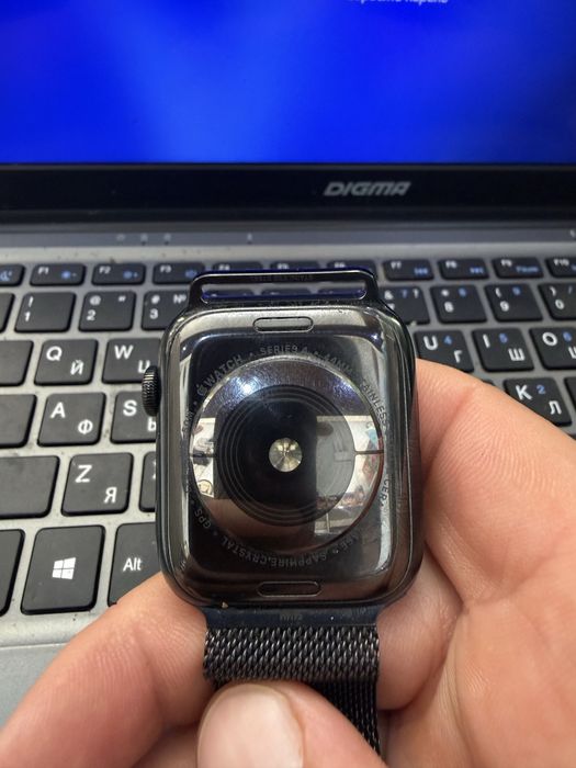 Apple watch orginal series 4