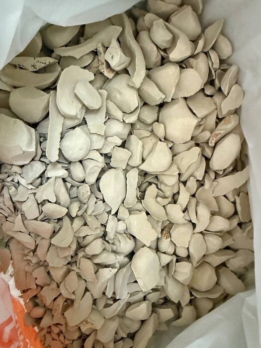 Mel glina kesak gulvata tozalangan foydali