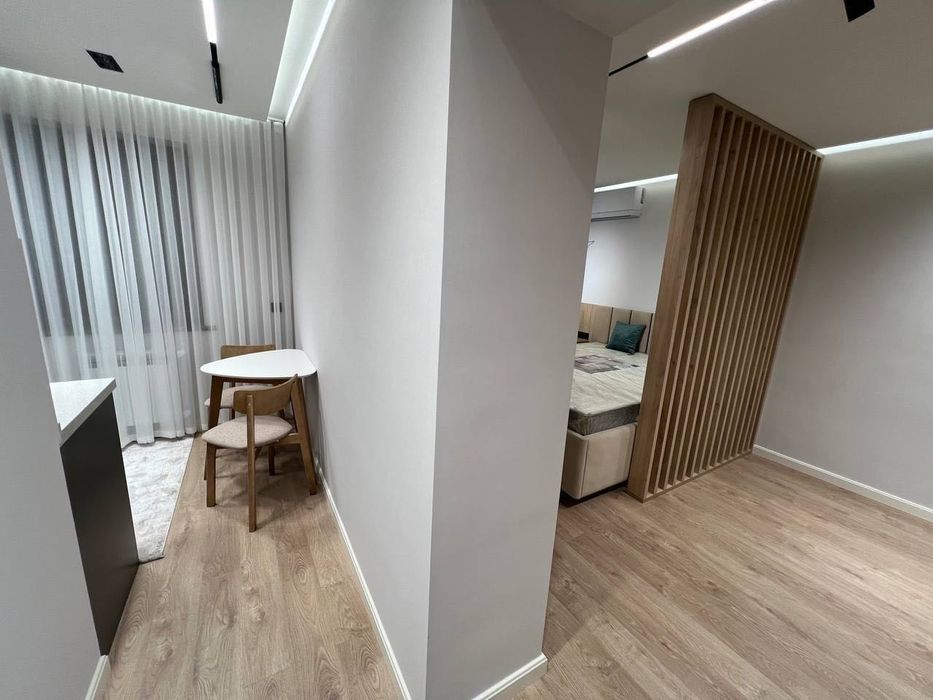 Сдается 1 комнатная квартира
С обстановкой ЛЮКС 
Этаж: 2
Район: космос