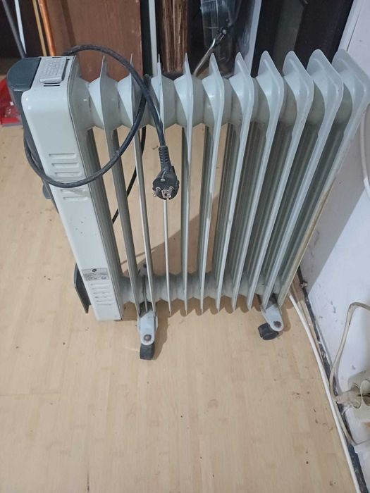 Calorifer electric pe ulei MYRIA – 9 elemenți, Termostat reglabil