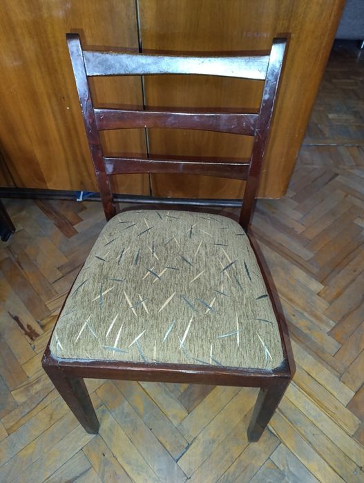 Стулья 4 шт. Мягкие производства Чехия.