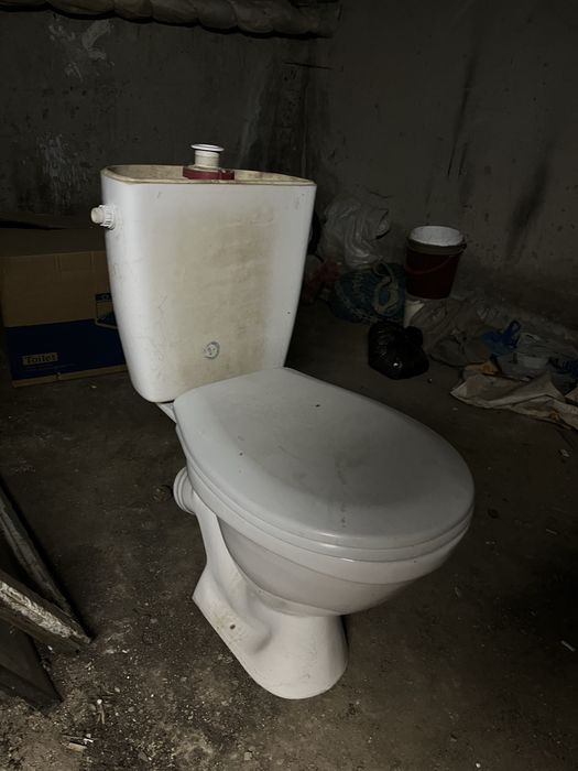 Продам унитазы, бачки, раковина