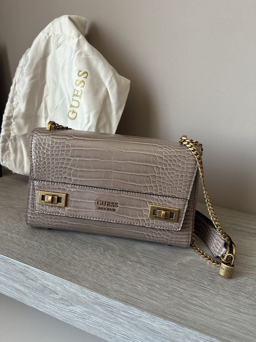 Poseta dama Guess, nuanta grej