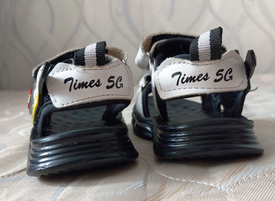 Продам детские Сандали