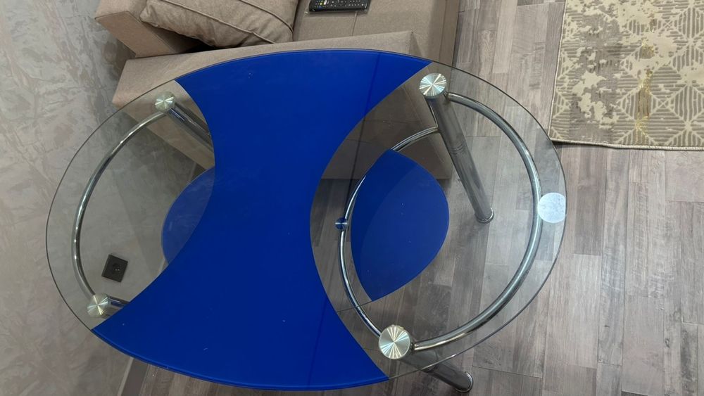 Продам стол кухонный