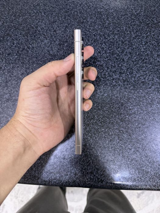 samsung  s24 ultra pamit 12.256g holati zor oqip tel qlila