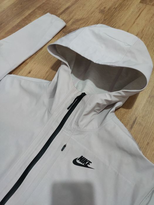 Geaca damă impermeabila Nike Tech mărimea L