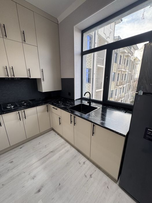 Двухкомнатная с ремонтом + мебель+балкон