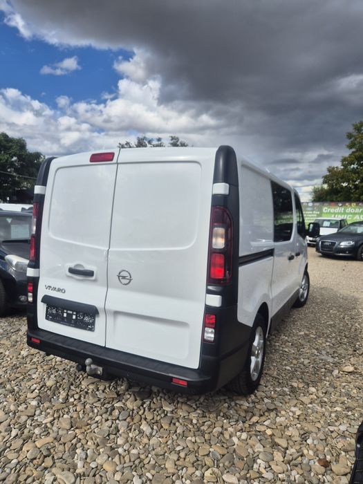 Opel Vivaro / 2019/ 6 locuri+marfă  / 161.131 km/ garantie  12 luni