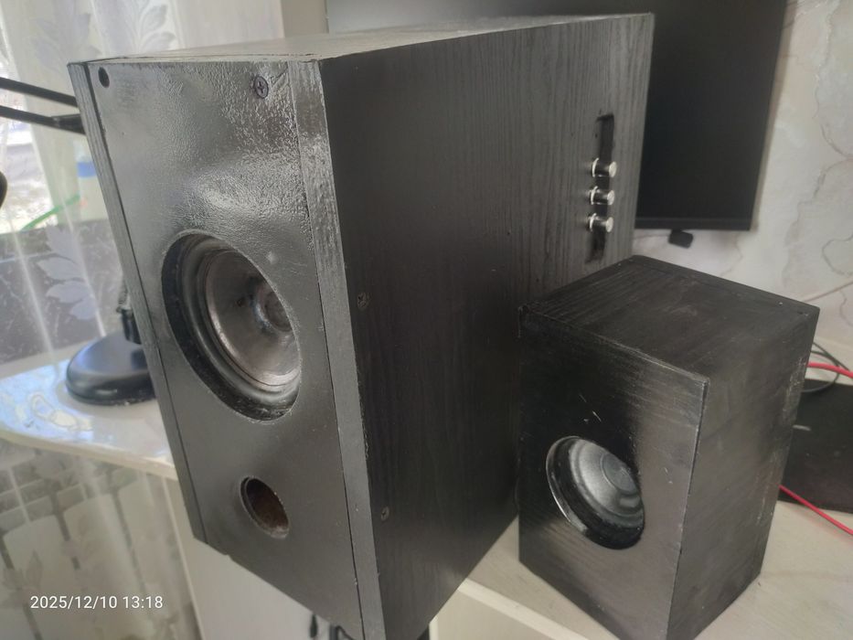 Продам сабвуфер с колонками и усилителем