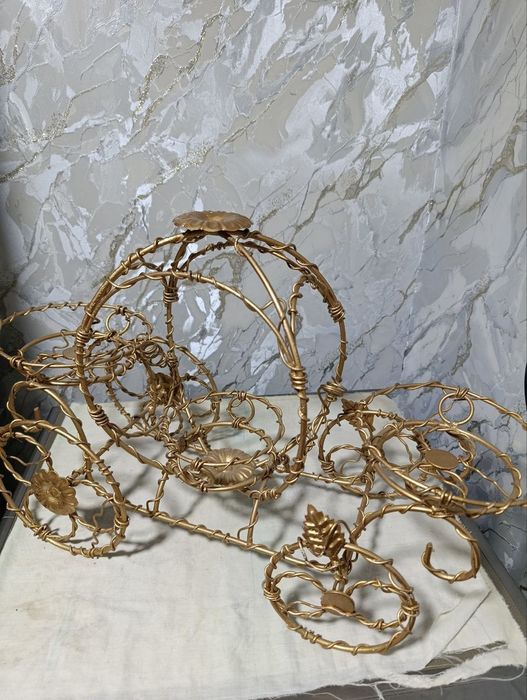 Кованные подставки для цветов