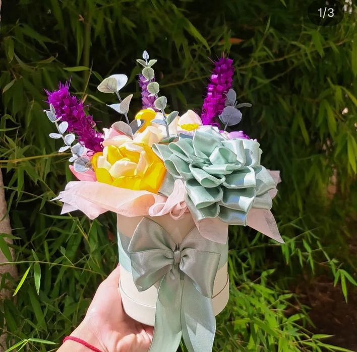 Букети от сатенен плат