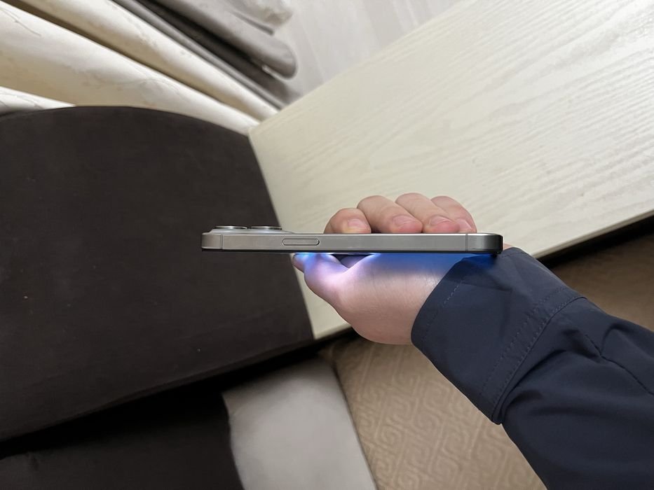 Продам айфон 15 про