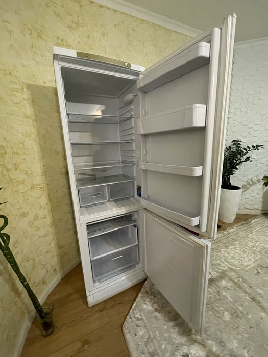 Холодильник Indesit