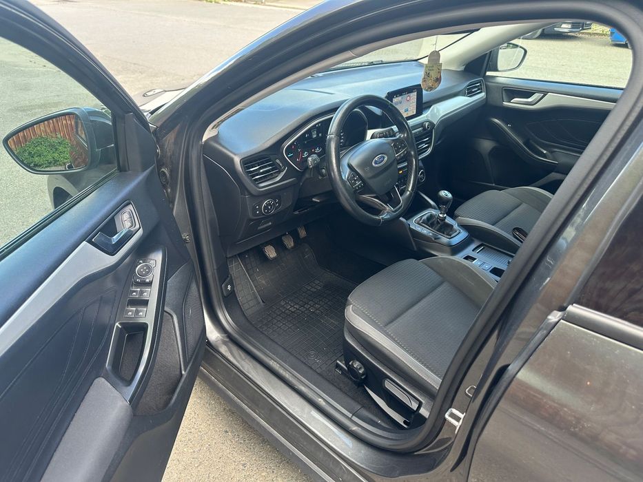 Ford Focus Titanium 1.5 /120cp