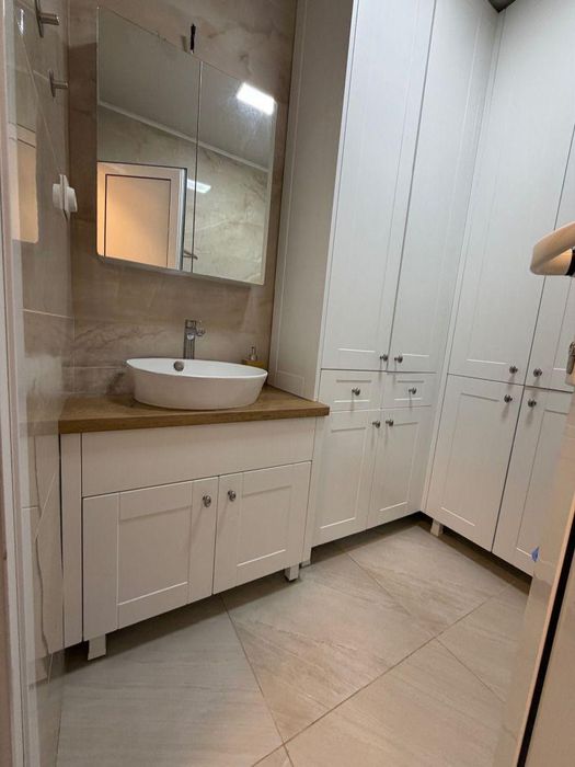Дава се под наем Тристаен апартамент в София, Витоша - 100 кв.м за 1296.42 € - Снимка #9