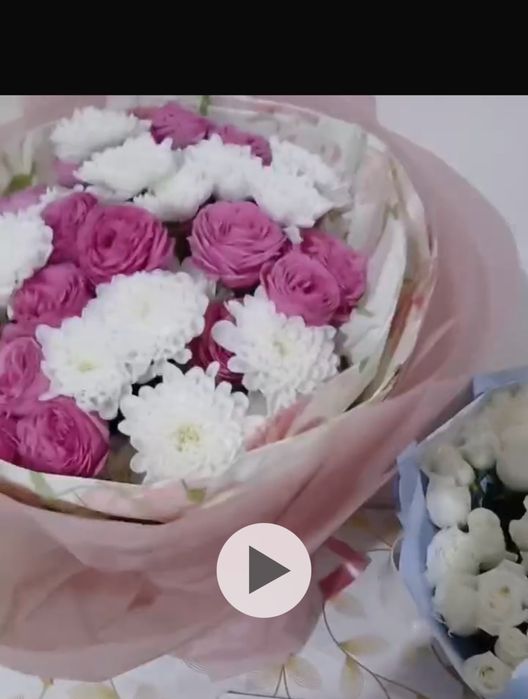 Цветы свежие.