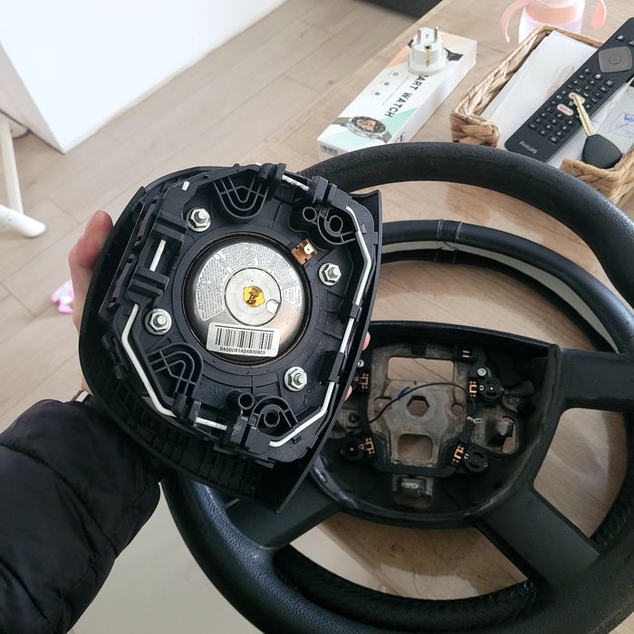 Volan in 4 spite cu airbag Ford Focus Mk2