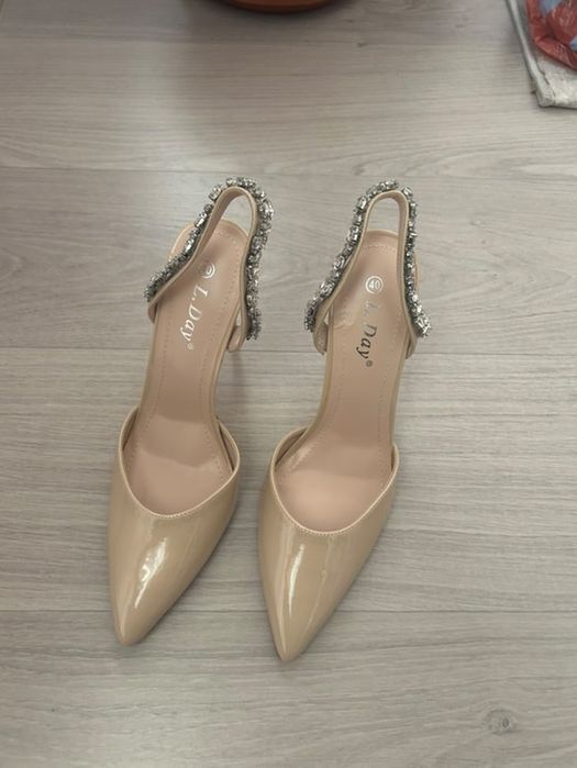 Чисто нови дамски токчета