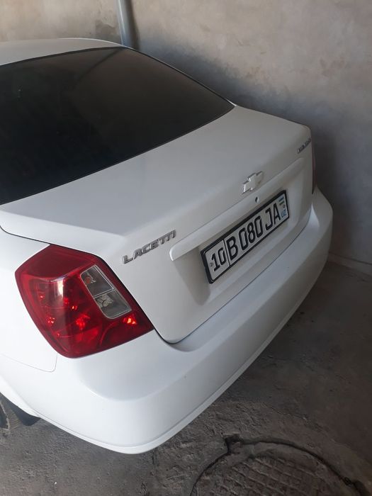Chevrolet lacetti  2011 yili avtomat karopka moshina navarot idealni