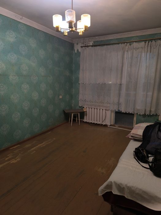 Алмазарский район Мед городок 3 х ком 4/4 не торец балкон 2 на 6