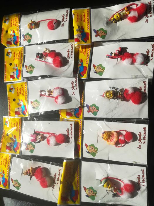 Мартеници детски колие