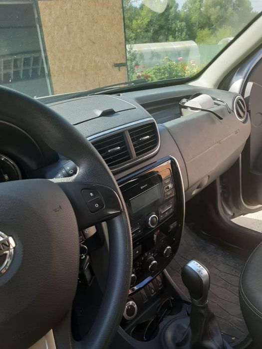 Автомобиль Nissan Tirrano