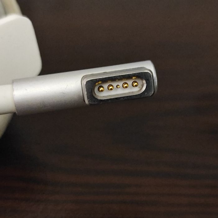 100% Оригинален Захранващ Адаптер Apple MagSafe 2 85W

Input: AC 100~2