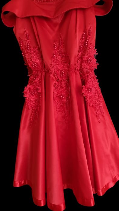 Rochie roșie din satin