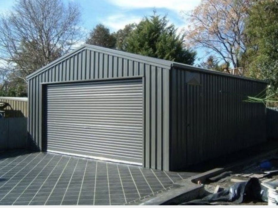 Garaje auto pe structura metalica