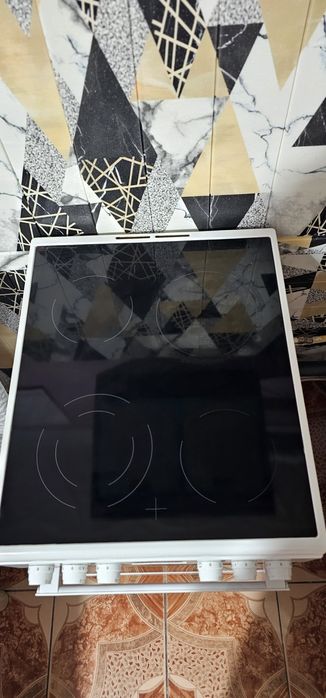 Aragaz plita vitroceramica Electrolux