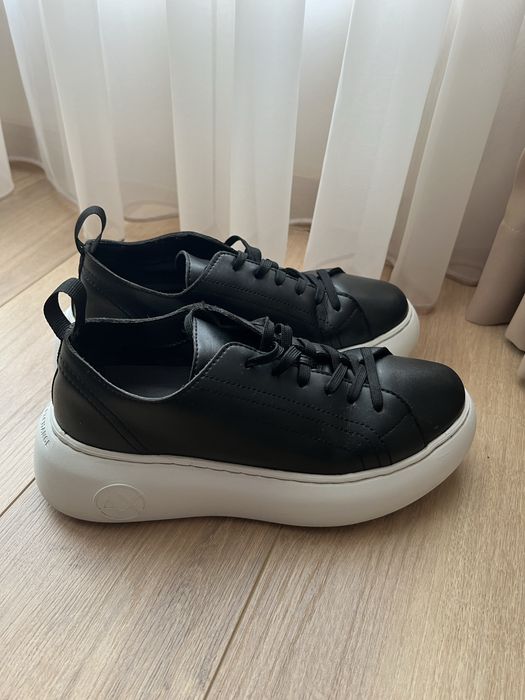 Сникърси/маратонки Armani Exchange