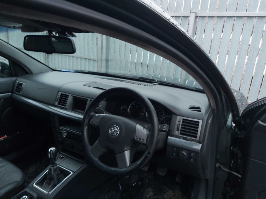 Opel Vectra C 1.9 CDTI an 2005 - dezmembrez