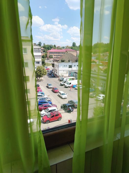 Vând apartament 2 camere tg carbunesti et 4 cu vedere la Marigab