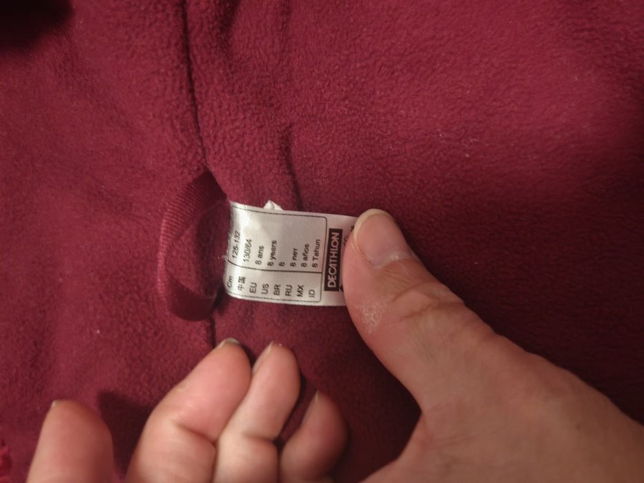 Vând Geaca impermeabila Decathlon, fete,8 ani