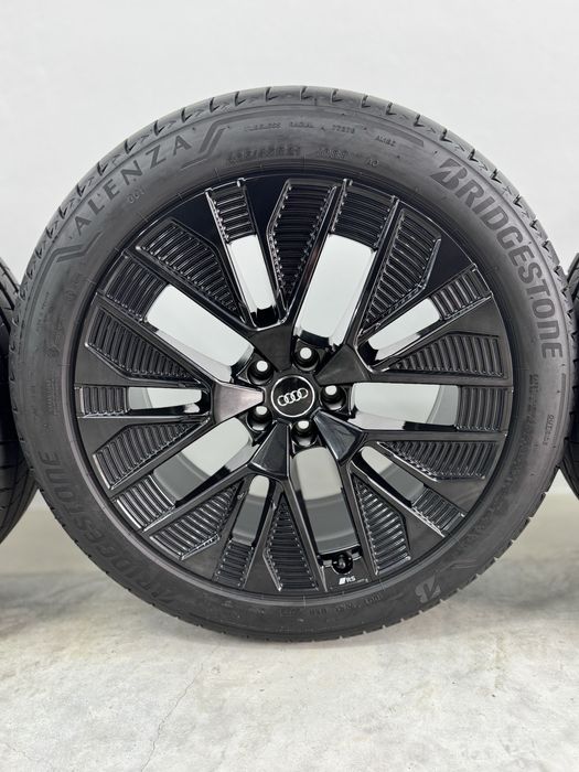 Jante Audi Q8 Etron R21 Originale RS Negru Lucios Bridgestone de vara
