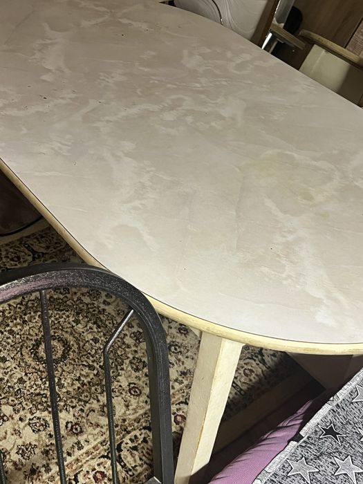 Небольшой стол продается