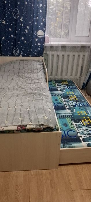 Продаю!спальный,подростковый гарнитур!