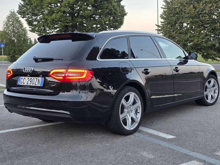 Audi A4 Avant 2.0tdi 143cp automatik 8+1 Navi/Led/Xenon/Pilot/Senzori/Start&Stop