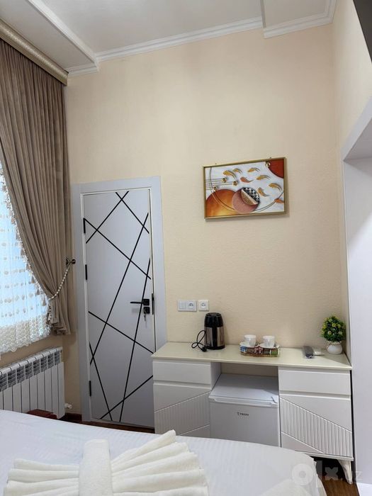 Hotelni ichidan xona arendaga beriladi.