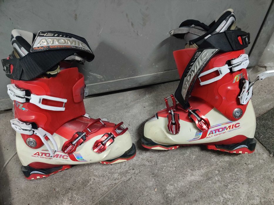 Ски обувки Атомик