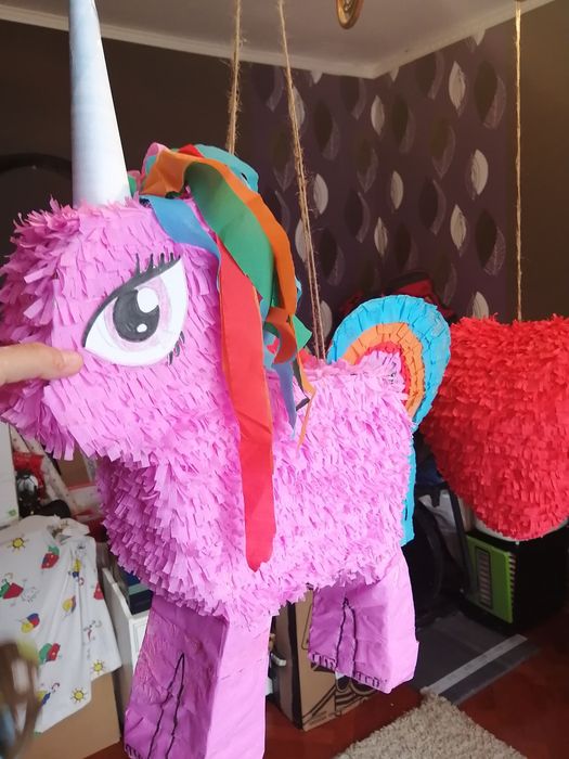 Piniata ponei, inimioara sau ce model doriti