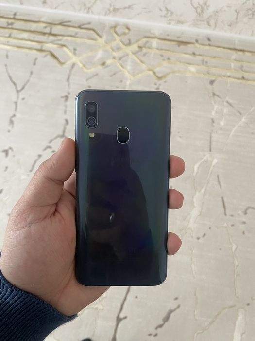 Samsung A40 64гб